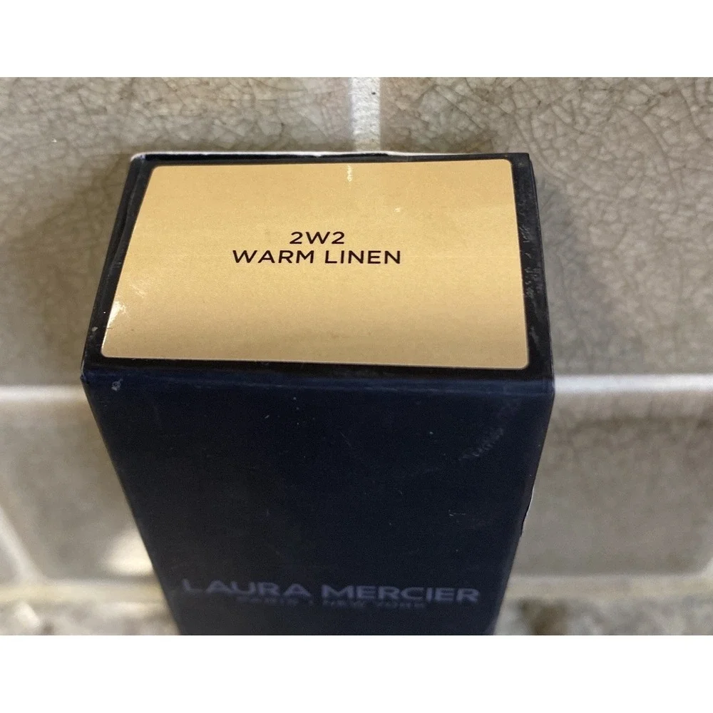 Laura Mercier Real Flawless Weightless Perfecting Foundation -2W2 Warm Linen 1oz